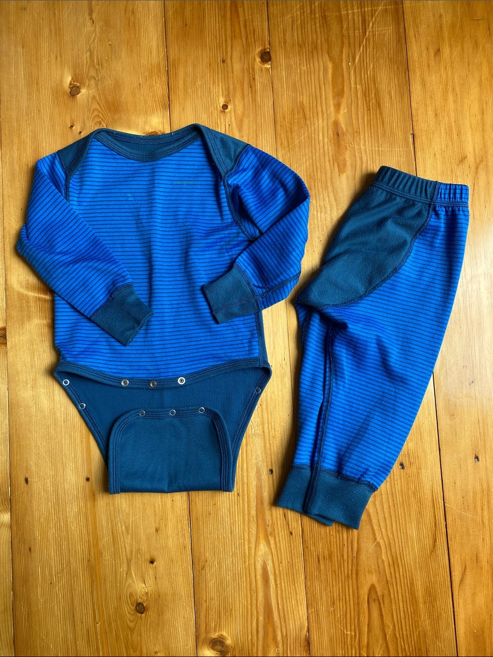 Patagonia baby Capilene set
